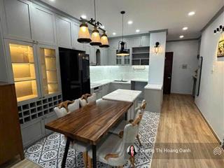 Bán orient 75m2, mt bến vân đồn, đã cải tạo, ở ngay, ngay trung tâm, sổ hồng, kênh tàu hủ, đông đúc