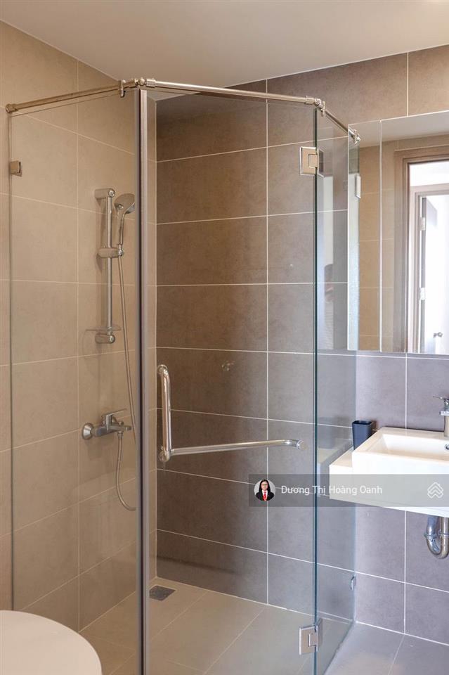 Từ 7 tỷ 2pn, bến vân đồn, sổ hồng, 79m2, bước bộ đến trung tâm, tầng cao, gần sông sg, đại học luật