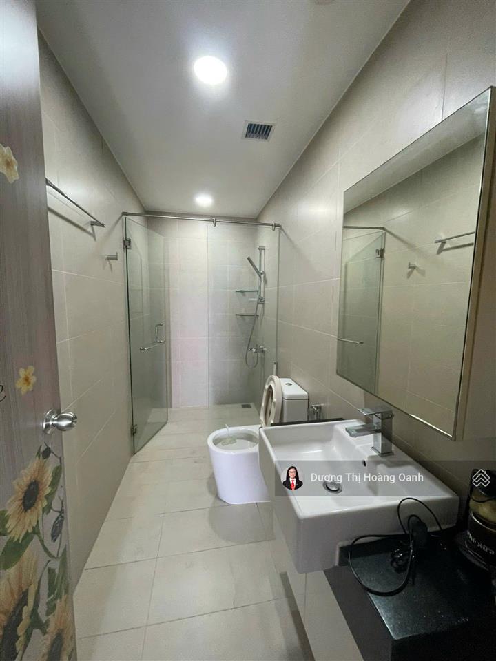 Ch quận 4, sổ hồng, 122m2, 11,5 tỷ, full nội thất, bến vân đồn, dân cư hiện hữu, 5p đến bến thành