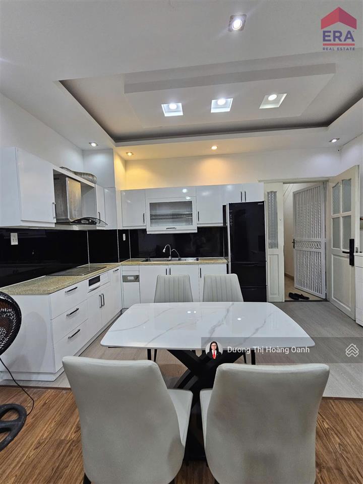 Căn hộ sổ hồng, mt bến vân đồn, 82m2, 5,5 tỷ full nt, ban công lớn, sàn 8 căn, 3 phút đến tt