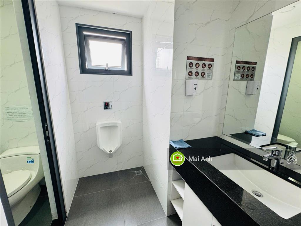 Văn phòng 250m2 bến vân đồn, quận 4 | view trực diện bitexco | sẵn nội thất văn phòng | 115 triệu