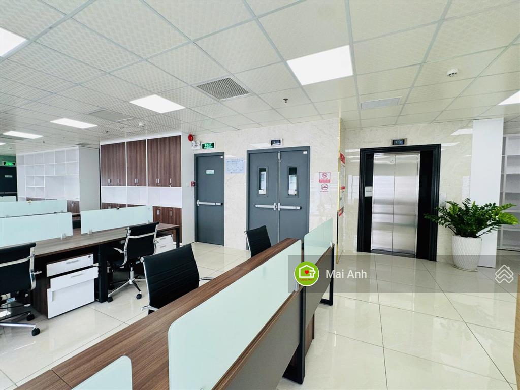 Văn phòng 250m2 bến vân đồn, quận 4 | view trực diện bitexco | sẵn nội thất văn phòng | 115 triệu