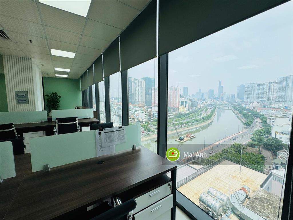 Văn phòng 250m2 bến vân đồn, quận 4 | view trực diện bitexco | sẵn nội thất văn phòng | 115 triệu