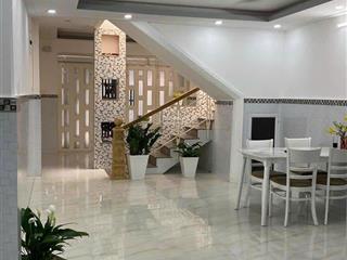 Nhà trệt lầu, dt 4x14m=4,8tỷ, đường quang trung p. 10 gv. có 3 phòng ngủ, 2wc