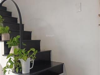 Nhà mới ở liền,trệt 2lầu, giá 3,35tỷ. đường lương ngọc quyến p.5 gv.