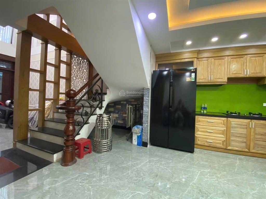 Nhà trệt, lửng, 2lầu đúc, sân thượng. dt4x15m=7,1tỷ. phạm văn chiêu gv.