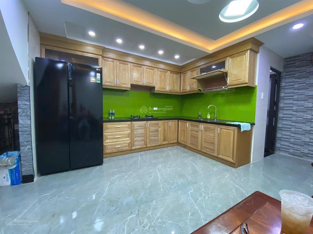 Nhà trệt, lửng, 2lầu đúc, sân thượng. dt4x15m=7,1tỷ. phạm văn chiêu gv.