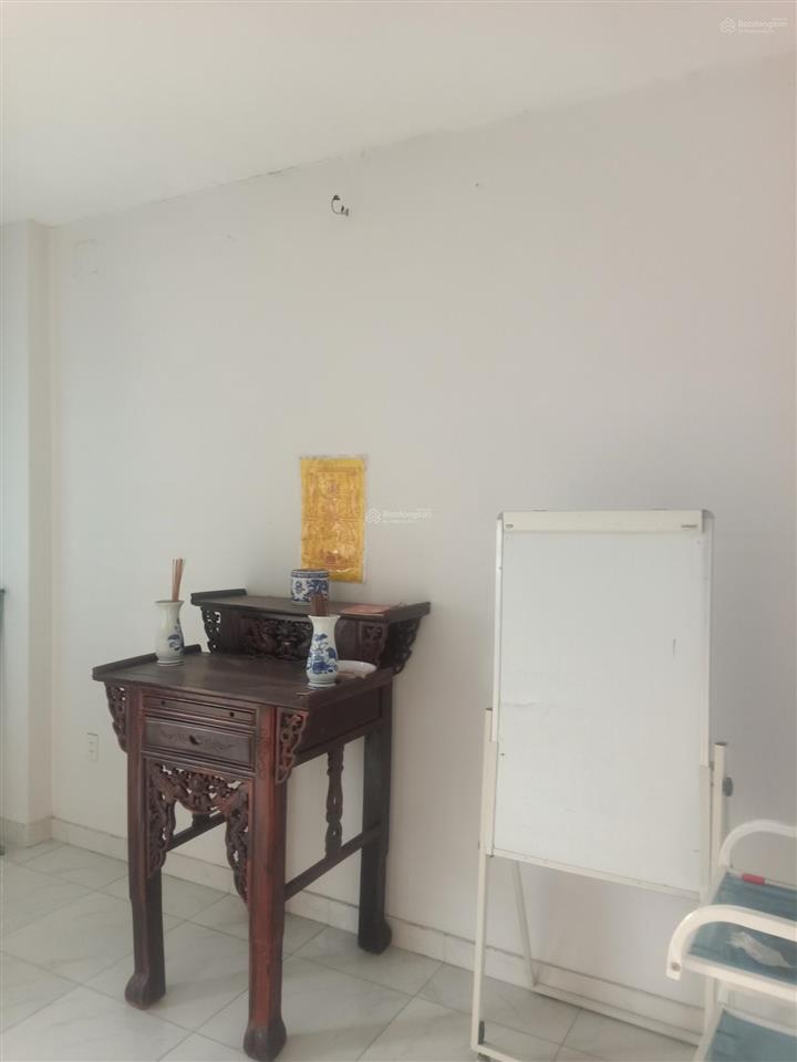 Nhà trệt 2lầu đúc, sân thượng. giá5,1tỷ. đường thống nhất , p.16, gv.