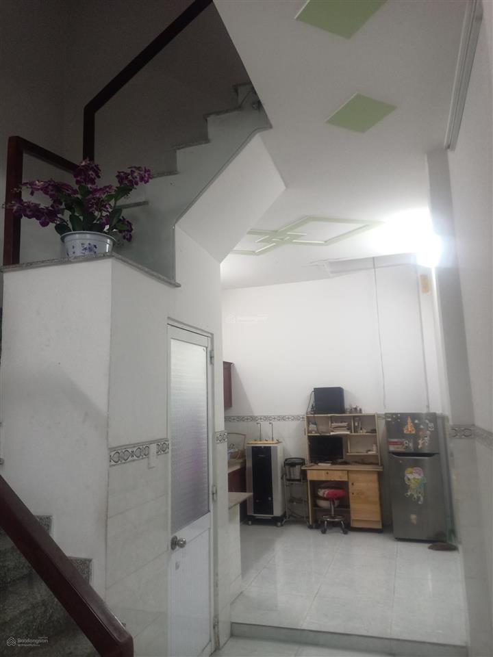 Nhà trệt 2lầu đúc, sân thượng. giá5,1tỷ. đường thống nhất , p.16, gv.