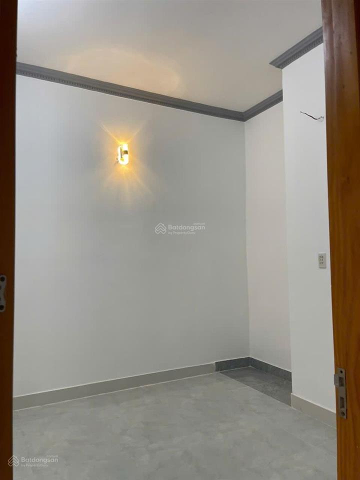 Chủ giảm 4,4tỷ3,8tỷ. nhà mới ở liền, trệt lầu. dt 4,5x10m=3,8tỷ.chốt. đường số 7, phường 3 gv.