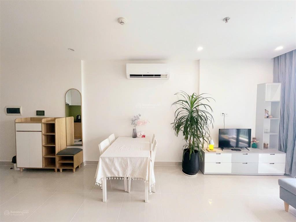 Bán căn 2pn full nội thất thuế phí 2.880tỷ