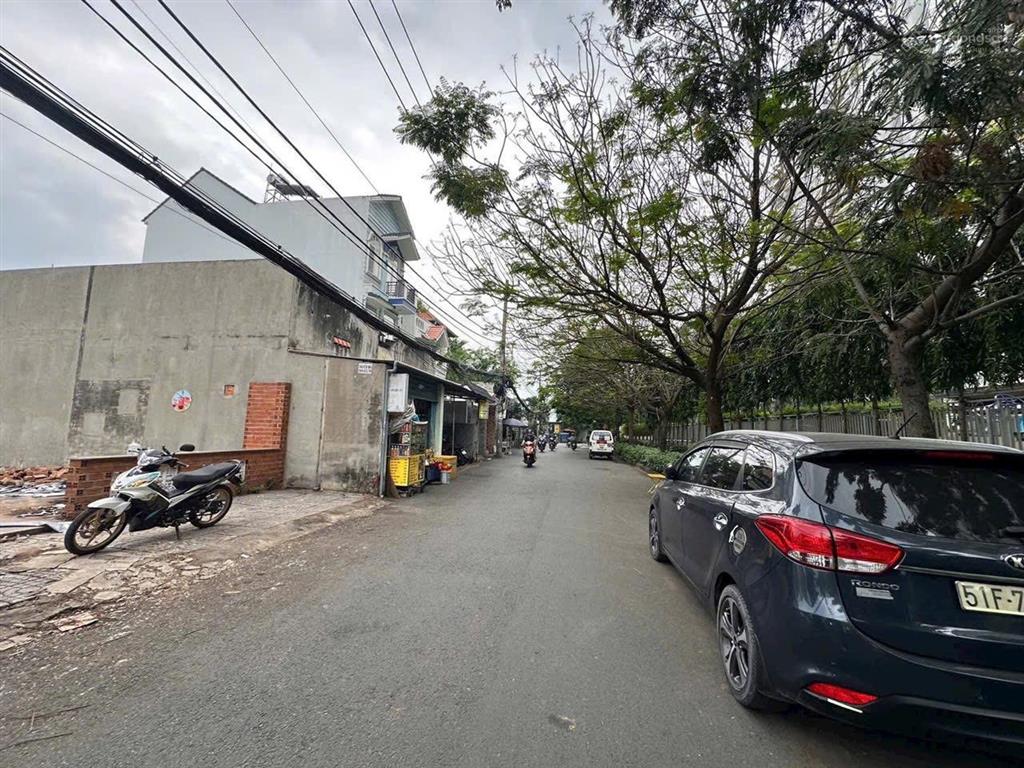 Bán đất góc 2 mt 15x37 phân đc 5 nền đường 12. tt trường thọ thủ đức giá 20 tỷ