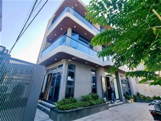 Siêu phẩm villa sân vườn 3 tầng 10x16 góc 2 mặt tiền đường 36, linh đông, thủ đức
