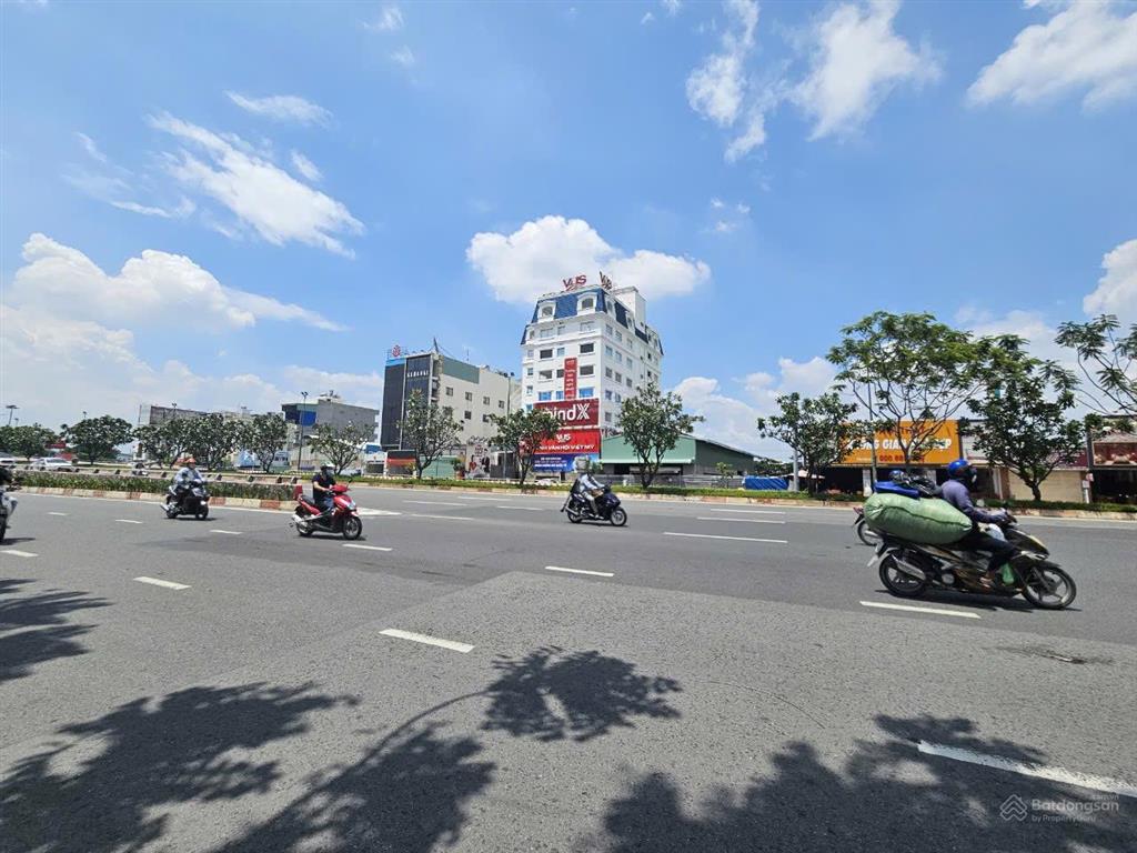 Chính chủ bán đất 8x60m mt đường 20 phạm văn đồng xây hầm + 7 tầng, giá 36 tỷ