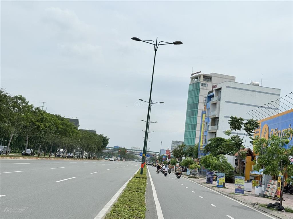 Chính chủ bán 7400m2 mt phạm văn đồng thủ đức giá 300 tỷ