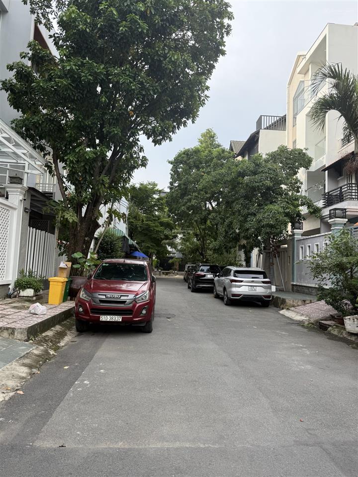 Bán đất lớn 2100m2 đường 32 linh đông. phạm văn đồng, thủ đức giá 32 triệu/m2 full thổ cư