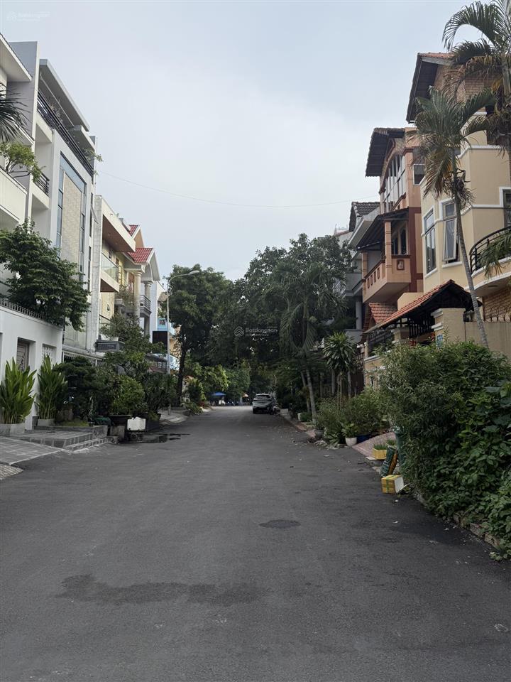 Bán đất lớn 2100m2 đường 32 linh đông. phạm văn đồng, thủ đức giá 32 triệu/m2 full thổ cư