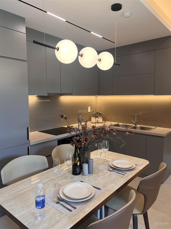 Chủ gửi bán căn 2pn2wc 70m2 view ban công đông bắc giá chênh tốt  0938 893 ***