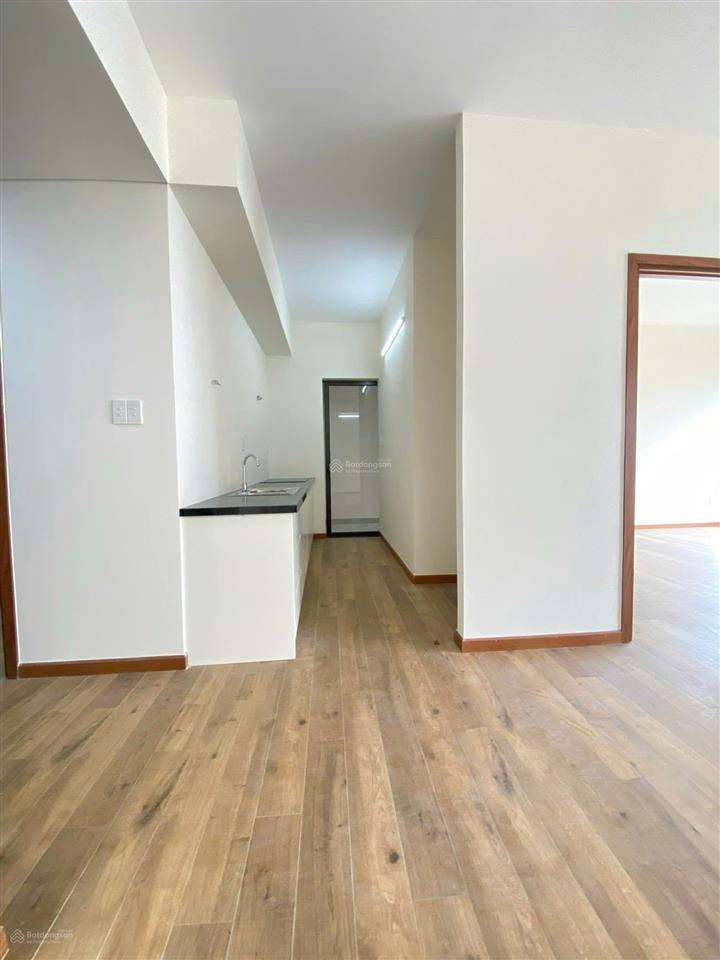 2pn2wc 75m2 có ban công view đông nam cho thuê giá 10 triệu/tháng có bếp rèm máy lạnh 0938 893 ***