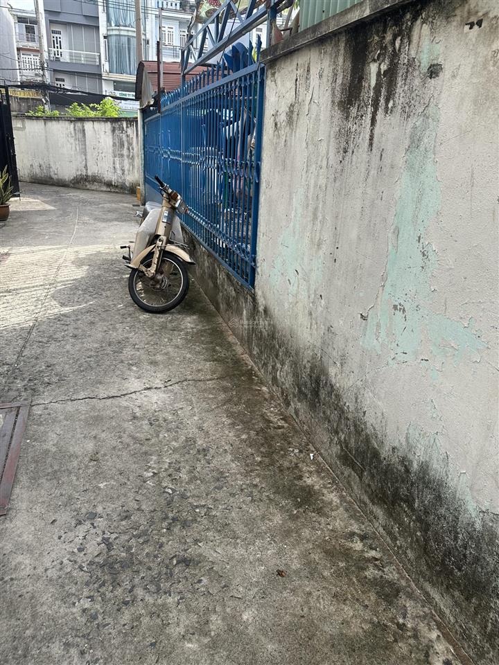 Bán nhà mặt tiền đường 49 vào 1