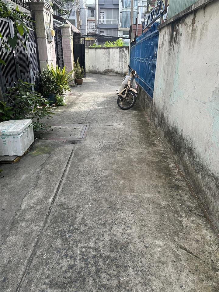 Bán nhà mặt tiền đường 49 vào 1