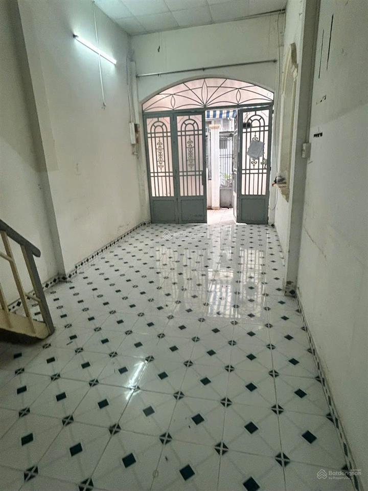 Hẻm 7 m cách mạng tháng 8, quận 3. dt 58 m2, 1 trệt, lửng, 1 lầu, 3 pn, giá 9.2 tỷ tl
