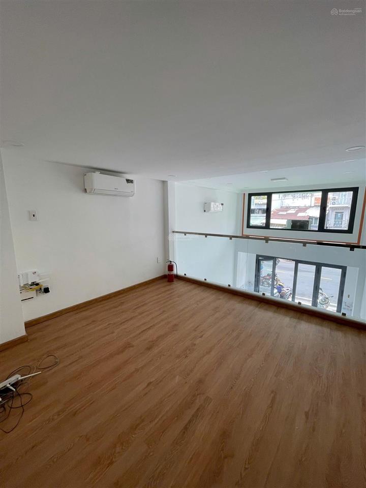 Chỉ 3.95 sở hữu chung cư phú thọ, q11. dt 68m2, 2 pn, cửa sổ thoáng mát, ban công hướng ra coopmart