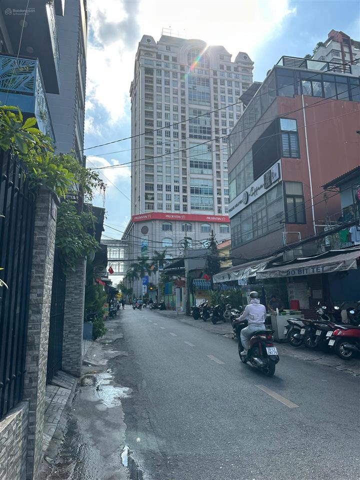 Mặt tiền đường công chúa ngọc hân, hẻm hông 8m, cách lê đại hành 50m, dt 6.2x13m, giá 12.5 tỷ