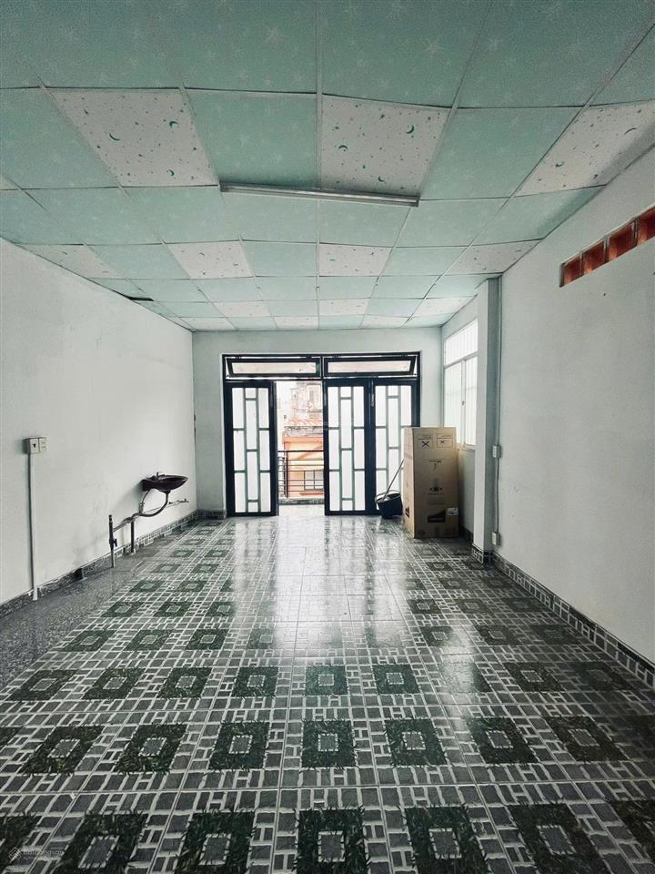 Hẻm xe hơi cách mạng tháng 8,tb cách mt hoàng sa tầm 70m. dt 4x13.8m, nh 6.5m, 2 lầu, giá 9.2 tỷ
