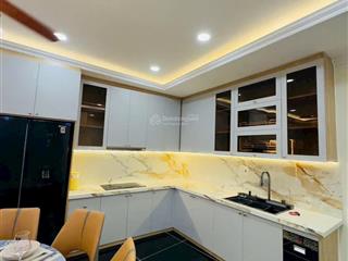 Chỉ 91 triệu/m nhà đường tứ hải, tân bình. dt 16 x6m, 1 trệt, 1 lầu, 3 pn, 4 toilet. giá 6.7 tỷ