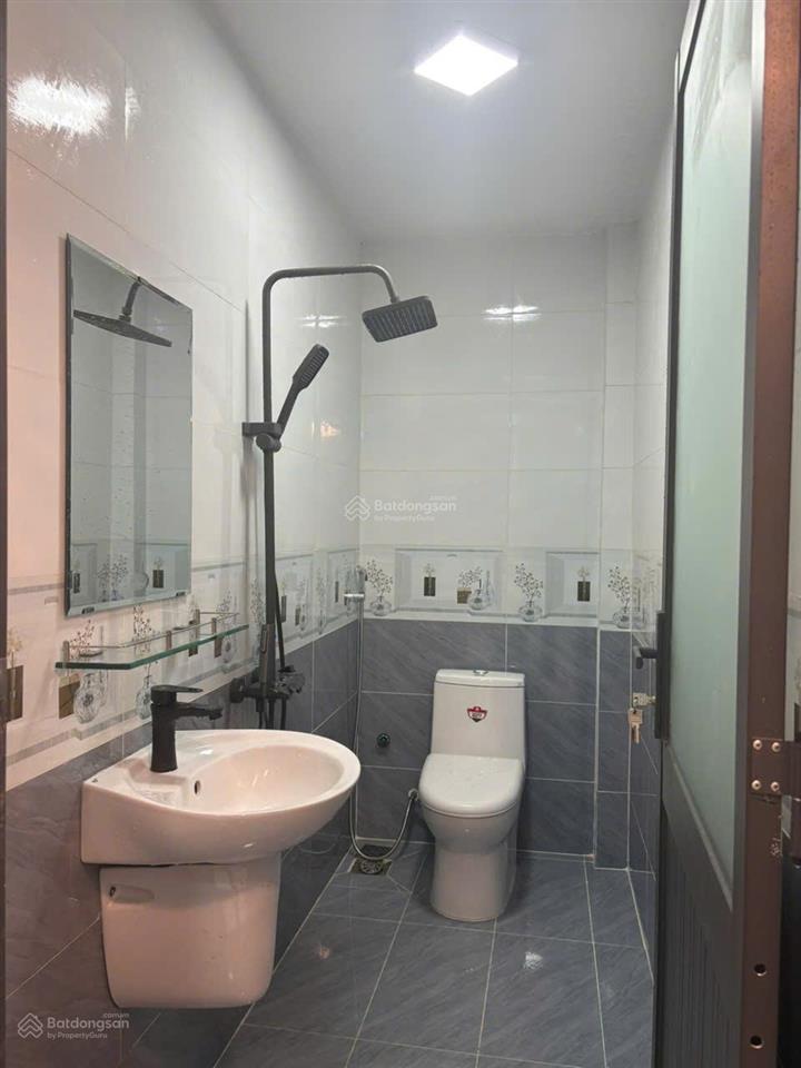 Mt thụt thái phiên q11. dt 3.8x12m, 1 trệt, 2 lầu, 4 phòng, 3 wc, giá 6.98 tỷ tl