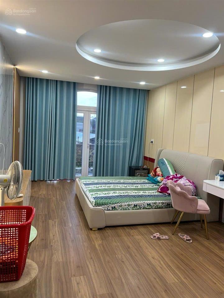 Hơn 100 tr/m² nhà cư xá lê đại hành, q11. dt 4.1x20m, 1 trệt, 2 lầu, 4 pn, 3 wc, giá 10.8 tỷ
