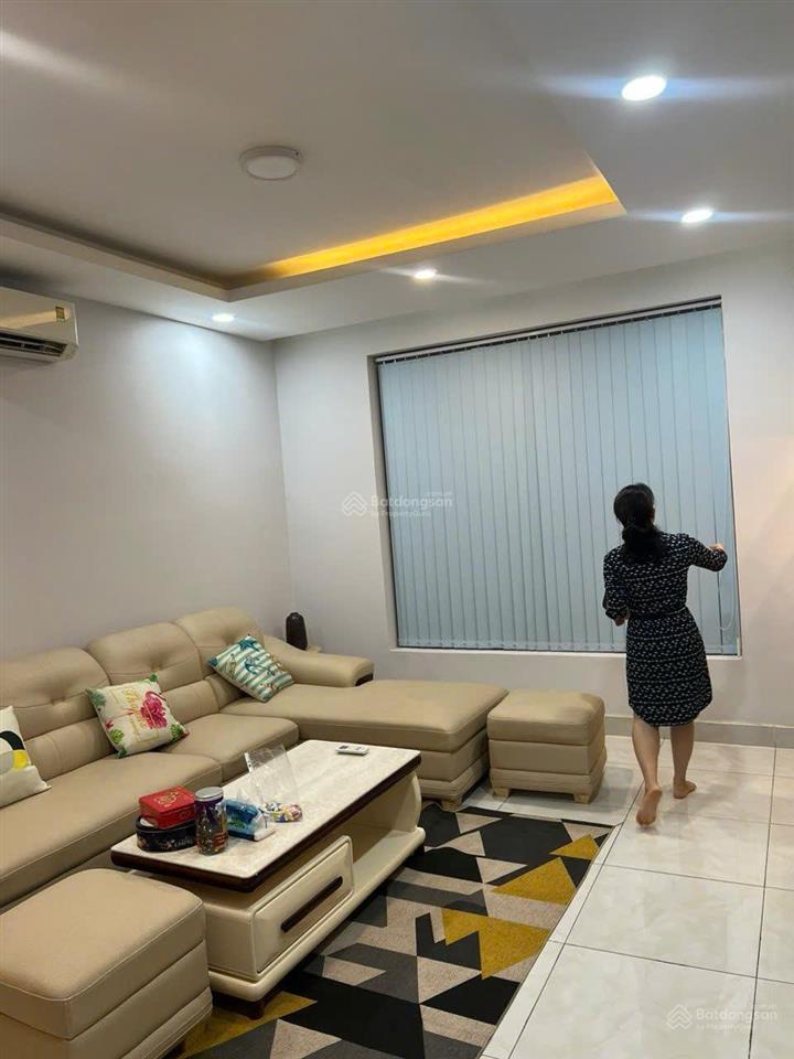 Hơn 100 tr/m² nhà cư xá lê đại hành, q11. dt 4.1x20m, 1 trệt, 2 lầu, 4 pn, 3 wc, giá 10.8 tỷ