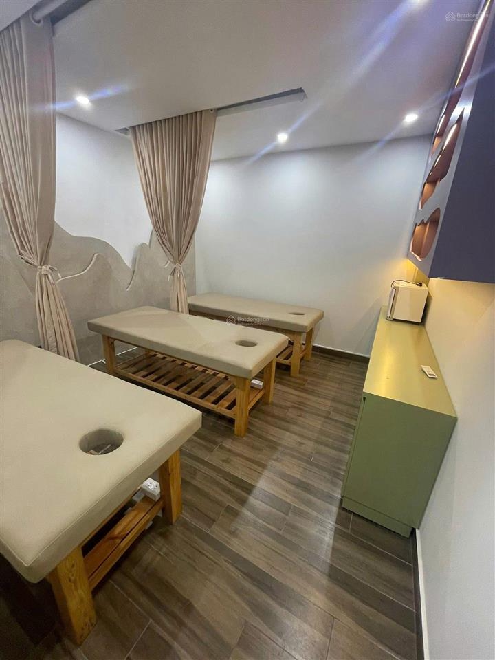 Cho thuê nguyên căn mt 210a lý thường kiệt, q10. dt 4x20m, 1 trệt, 3 lầu, giá 49 triệu/tháng