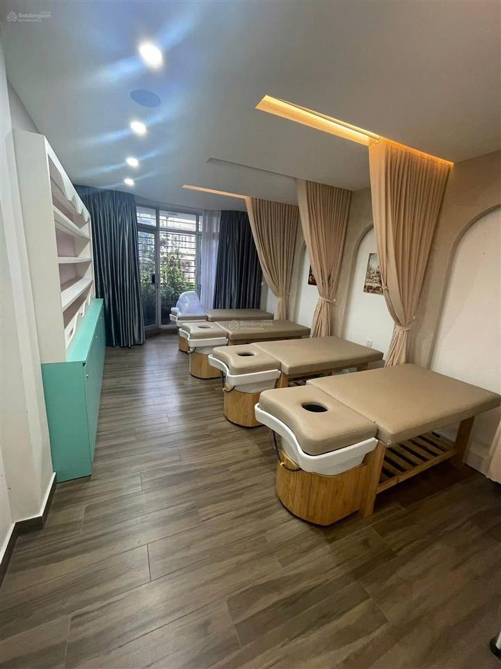 Cho thuê nguyên căn mt 210a lý thường kiệt, q10. dt 4x20m, 1 trệt, 3 lầu, giá 49 triệu/tháng