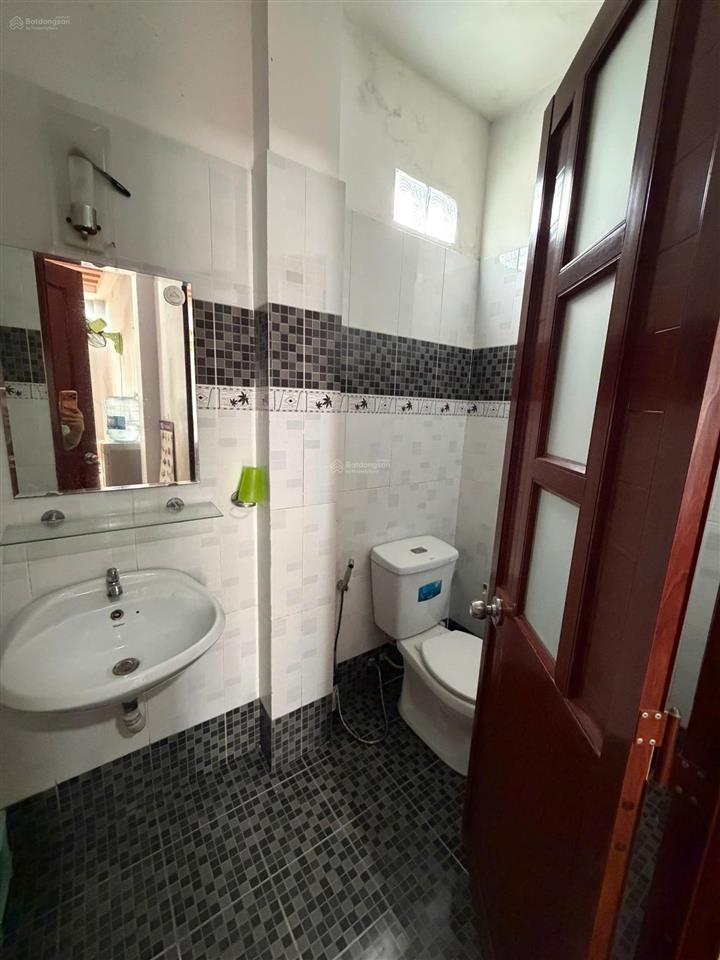 Hẻm 3m 166/20a hồ bá kiện, quận 10. dt 34 m2, 1 trệt, 2 lầu, sân thượng, nhà cứng cáp giá 5,5 tỷ