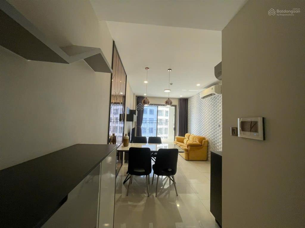 Căn hộ quận 4, 2pn sài gòn royal tầng cao view tây tứ trạch full nội thất giá 9 tỷ