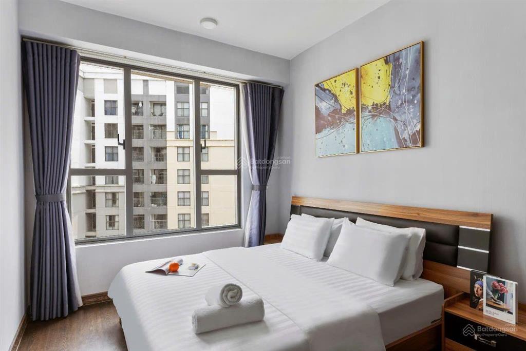 Bán căn hộ the tresor trục bến vân đồn 2 pn tầng full nội thất giá 8,3 tỷ  tuyển 0926 377 ***