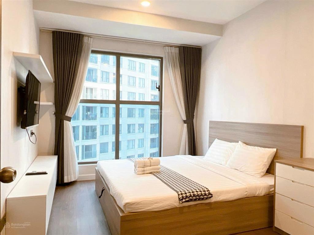 Bán căn hộ the tresor trục bến vân đồn 2 pn tầng full nội thất giá 8,3 tỷ  tuyển 0926 377 ***