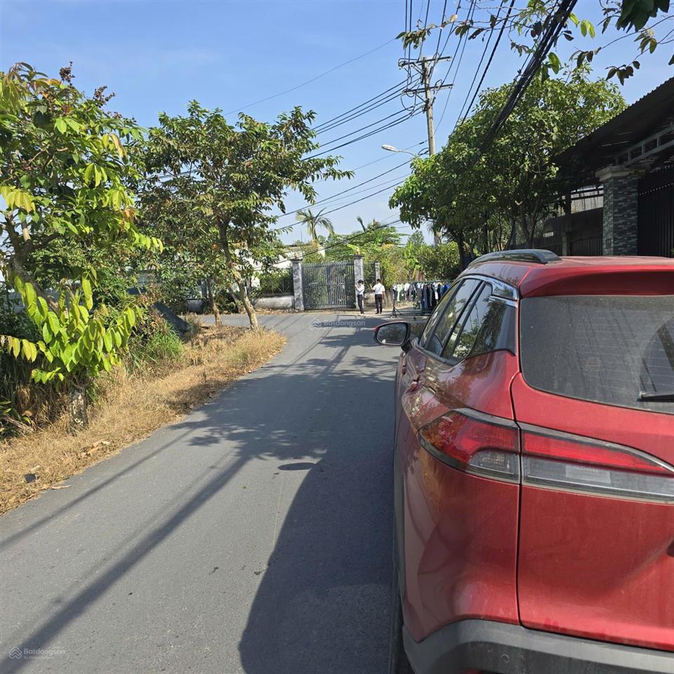 Bán gấp 1400m2 đất bệnh viện xuyên á. sát vinhomes hóc môn. sẵn 300m2 thổ cư. cách chợ chiều 400m