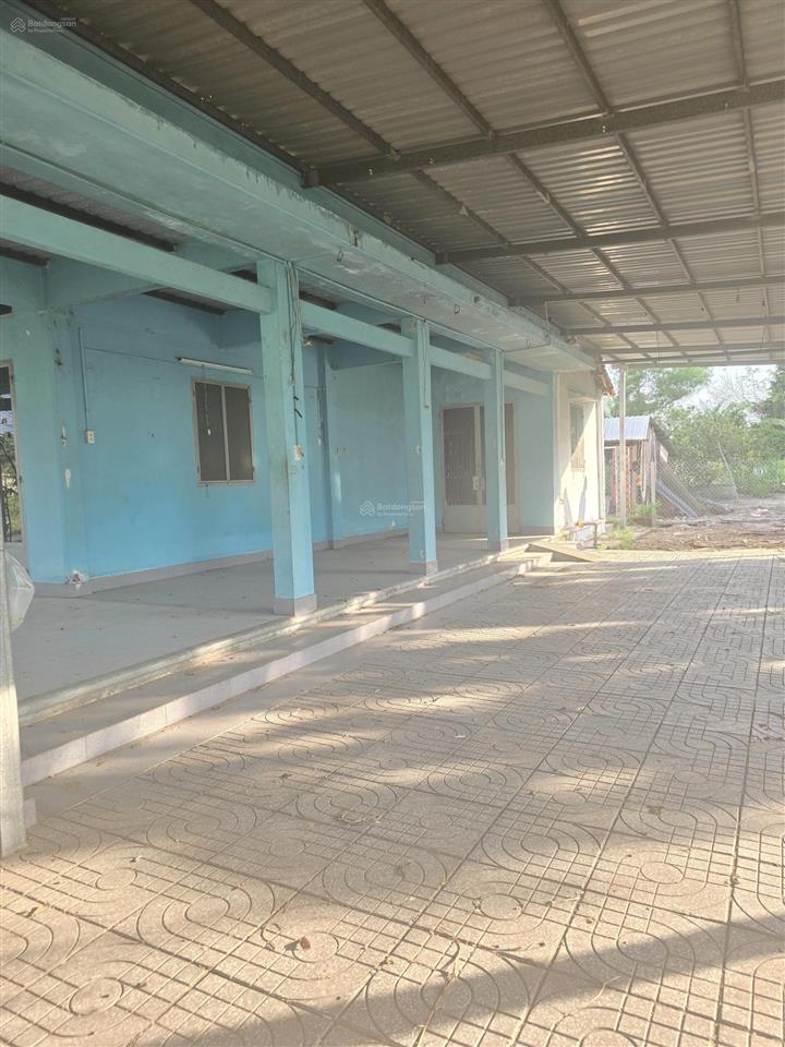 Bán gấp nhà vườn 3 mặt tiền ngay thị trấn củ chi. gần 2229m2 có 300m2 tc giá siêu rẻ