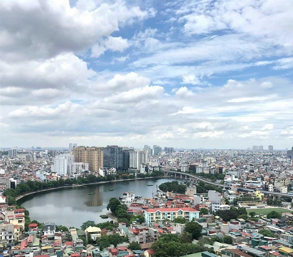 Siêu hiếm căn hộ 4pn chung cư 93 láng hạ  sổ đỏ trao tay. em sơn 0899 822 ***