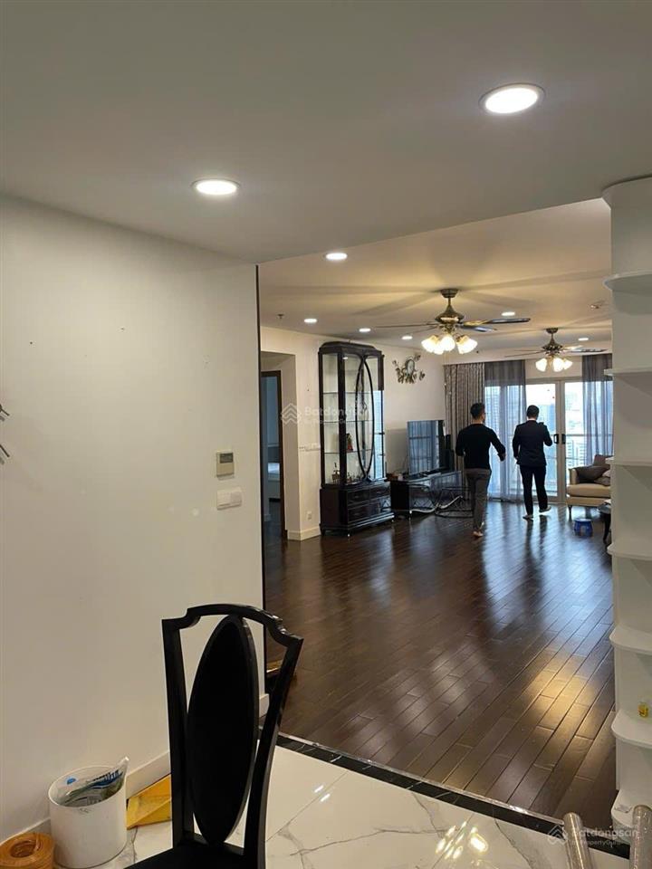 Chính chủ gửi bán căn hộ view hồ giảng võ trung tâm quận ba đình  sổ đỏ  slot ô tô
