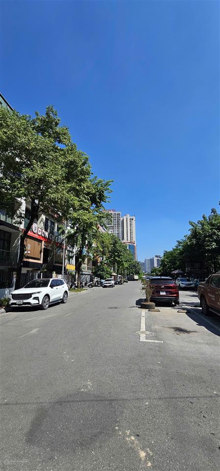 Chính chủ gửi bán liền kề hd mon city  mỹ đình  mặt đường hàm nghi  em sơn xem nhà 0899 822 ***