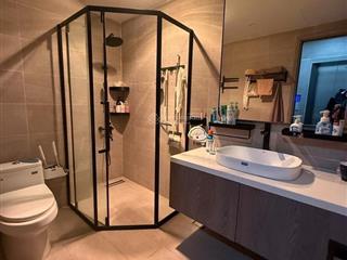 Bán nhà mặt phố hàng cháo, tôn đức thắng, 45m2, 7 tầng, thang máy, mt 5m, giá 31 tỷ.