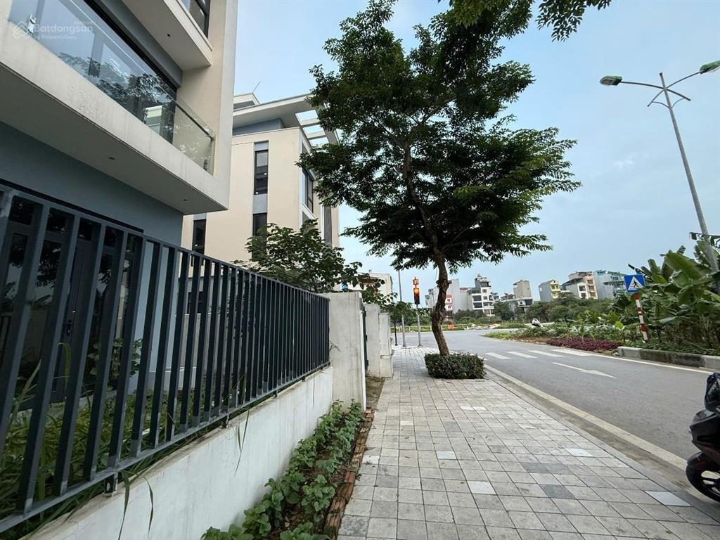 Em cần bán gấp căn biệt thự an quý, phố lê trọng tấn, dương nội, hà đông, 120m, 40 tỷ, có tl.