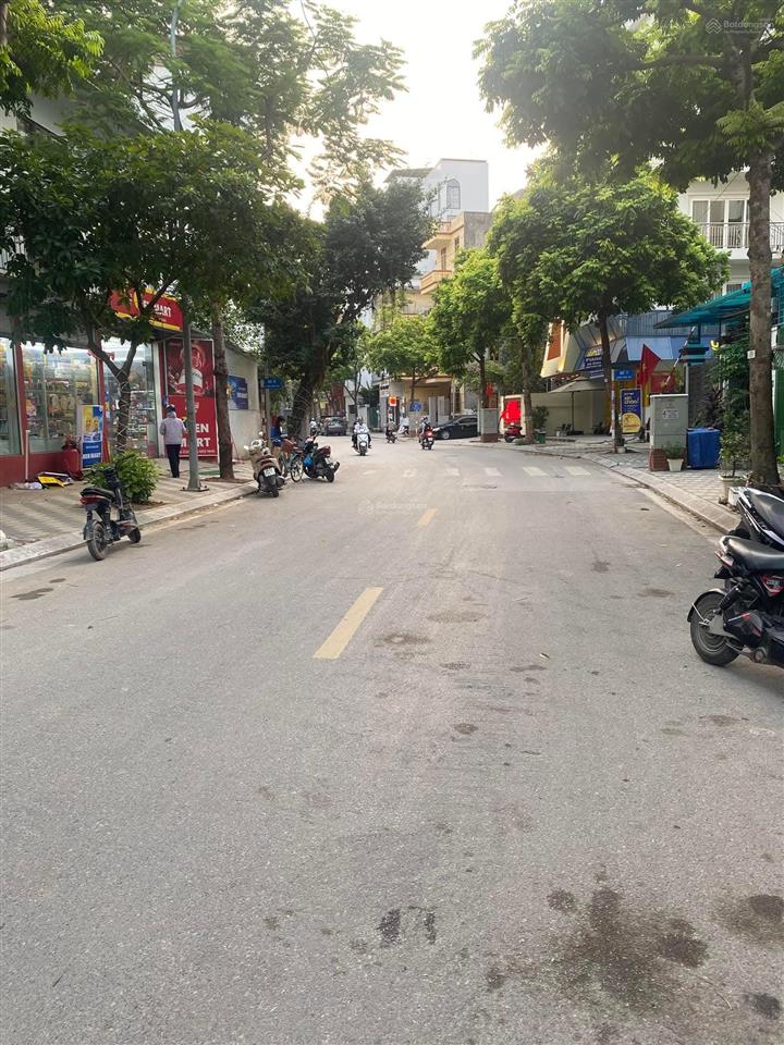 Bán nhà mặt phố quận tây hồ, 100m2, 8 tầng, thang máy, mặt tiền 6m, giá 48 tỷ