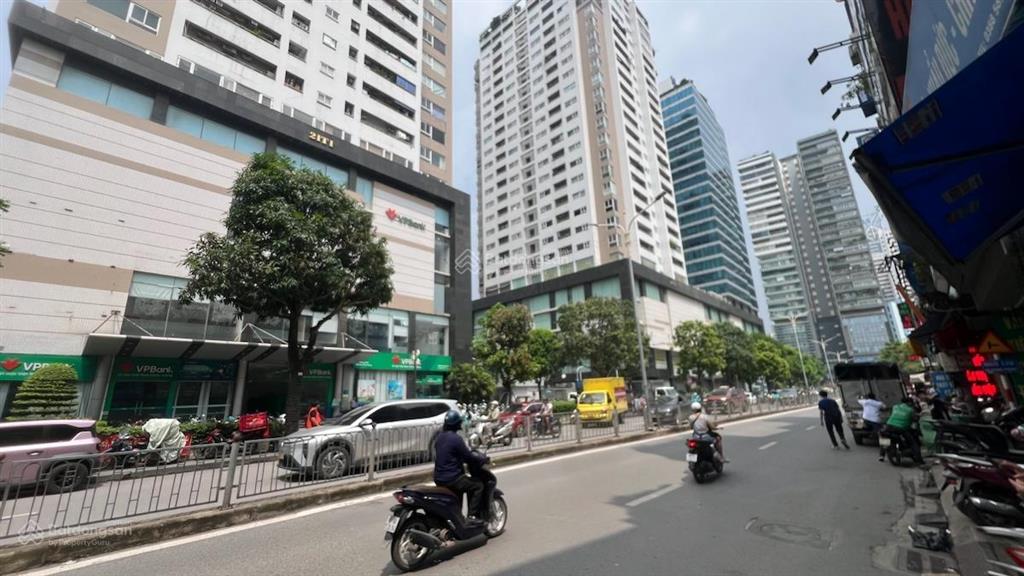 Bán gấp nhà mặt phố vũ trọng phụng, 70m2, 5 tầng, mt 4m, giá 26 tỷ.