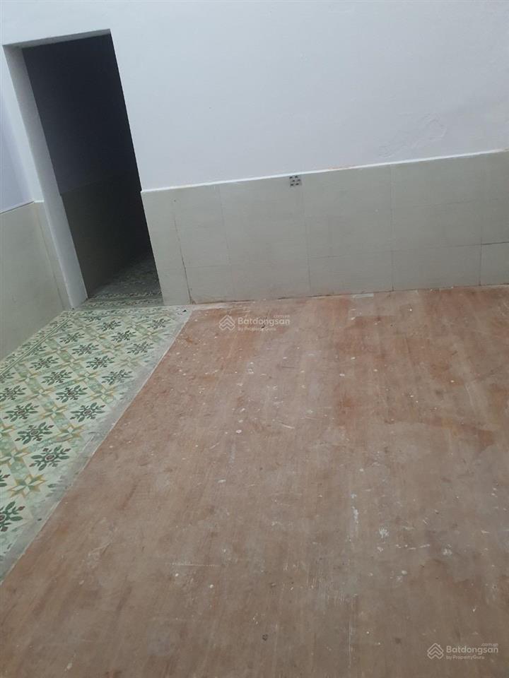 Cho thuê nhà ngõ 50 lĩnh nam, gần mặt phố 52m2, 4 phòng ngủ, giá 8 triệu