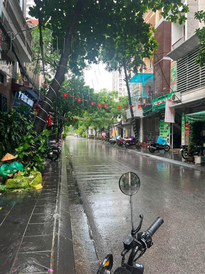 Bán nhà phân lô, ô tô kinh doanh, phố hoàng văn thái 60m2, 5 tầng, mặt tiền 5m, giá 21 tỷ.